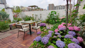koko's garden and cats --4mins walk from jingjusi metro st ation, English-speaking service